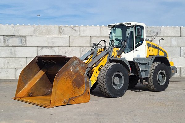 Dingo 4 in 1 Bucket